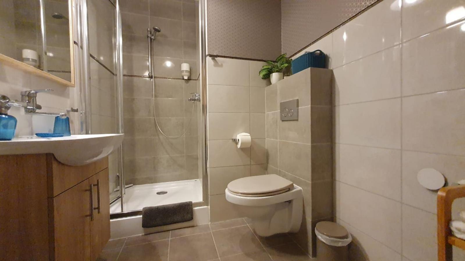 Poznanska 1 * Poznań